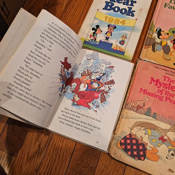 Disney Vintage Book Bundle 80's 70's - 9 Books - Picture 4 of 9